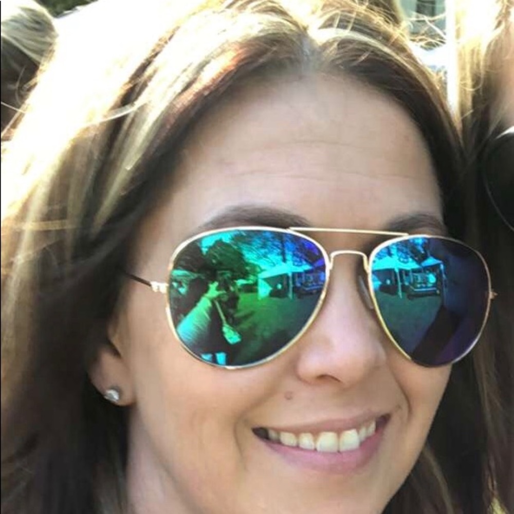 Meet your Posher, Stephanie